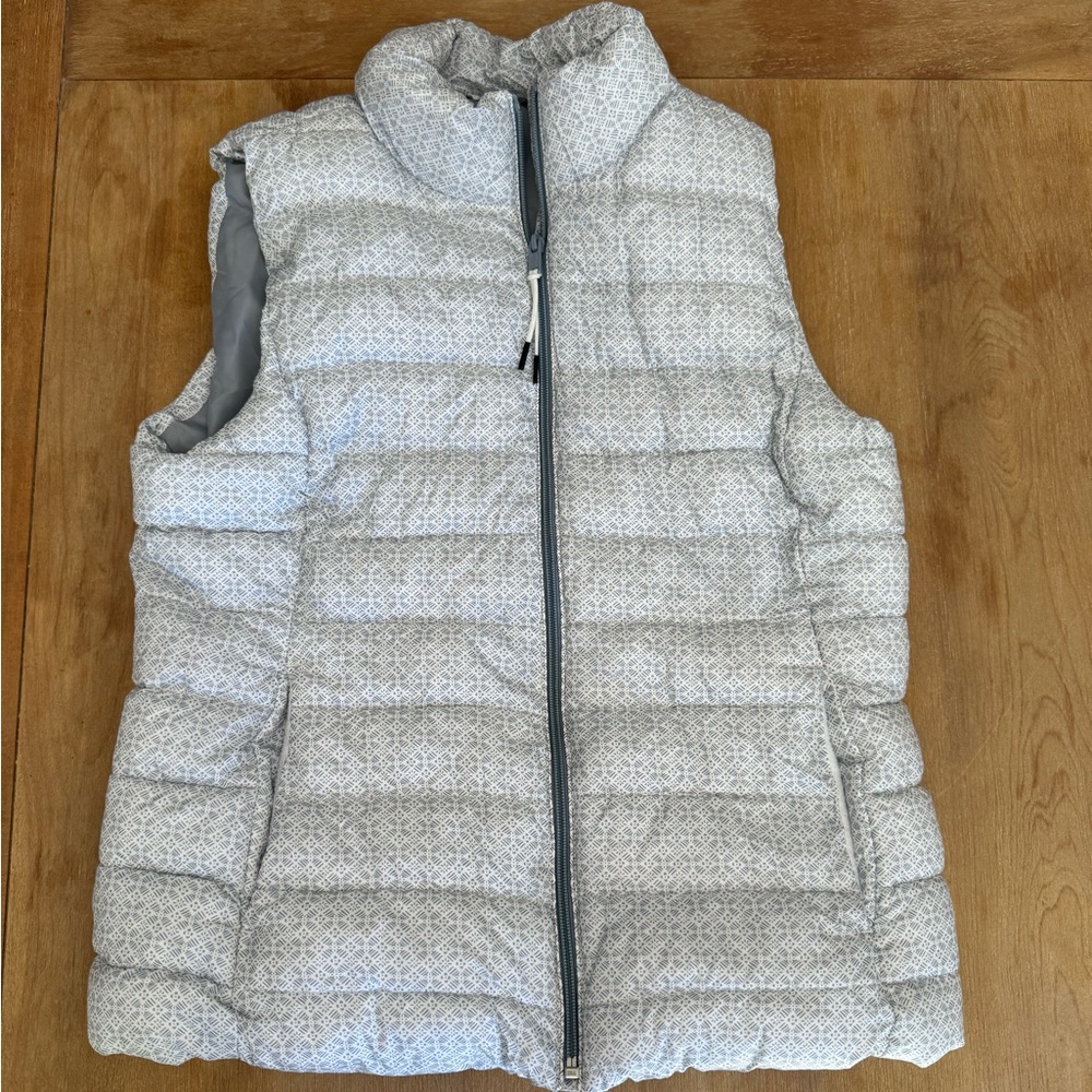 SMALL: GAP silver vest